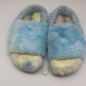 STEVE MADDEN Fidget Faux fur slippers.